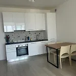 Nuovo Appartamento Con Terrazzo E Piscina