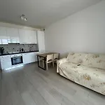 Nuovo Appartamento Con Terrazzo E Piscina