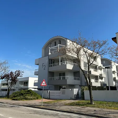 Nuovo Con Terrazzo E Piscina * Lido di Jesolo