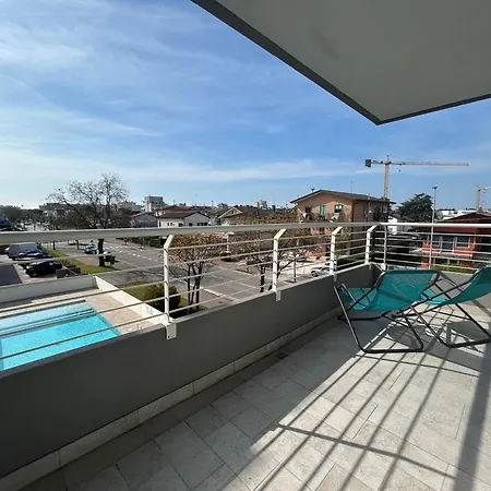 Appartamento Nuovo Con Terrazzo E Piscina *